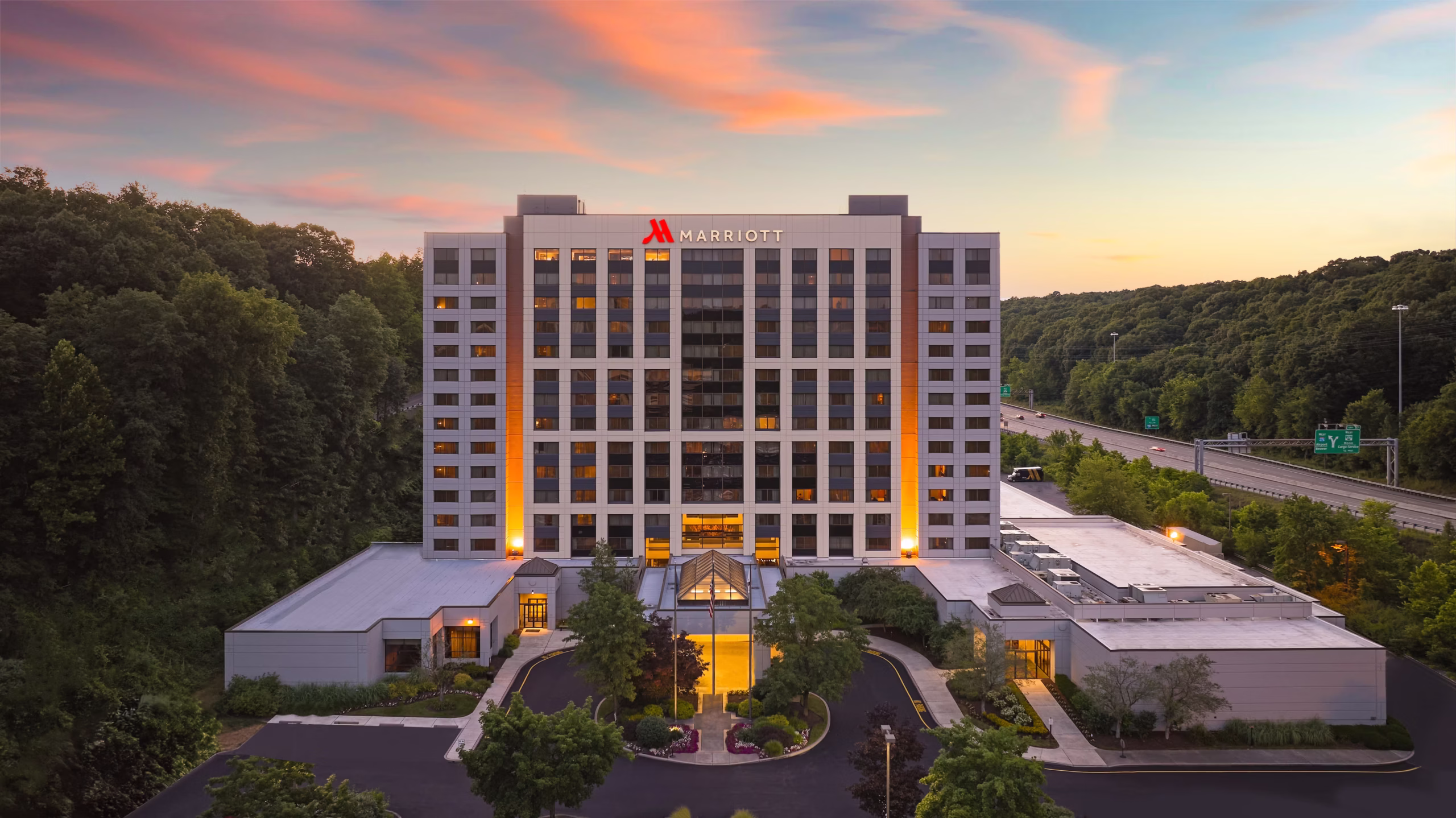 Sheraton Grand Rapids Airport Hotel